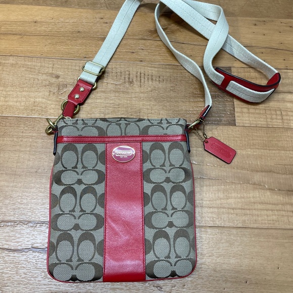 Coach Handbags - Coach Crossbody Messenger Bag